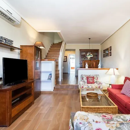 Home2book Stunning Ocean Views Pool Vakantiehuis *